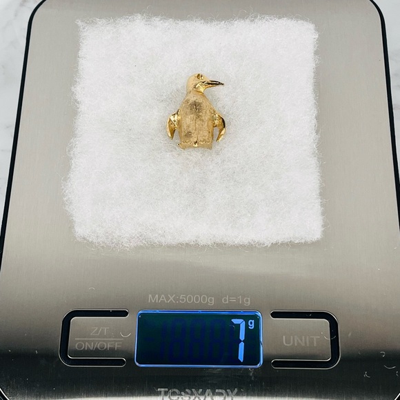 Penguin Brooch - Picture 9 of 9